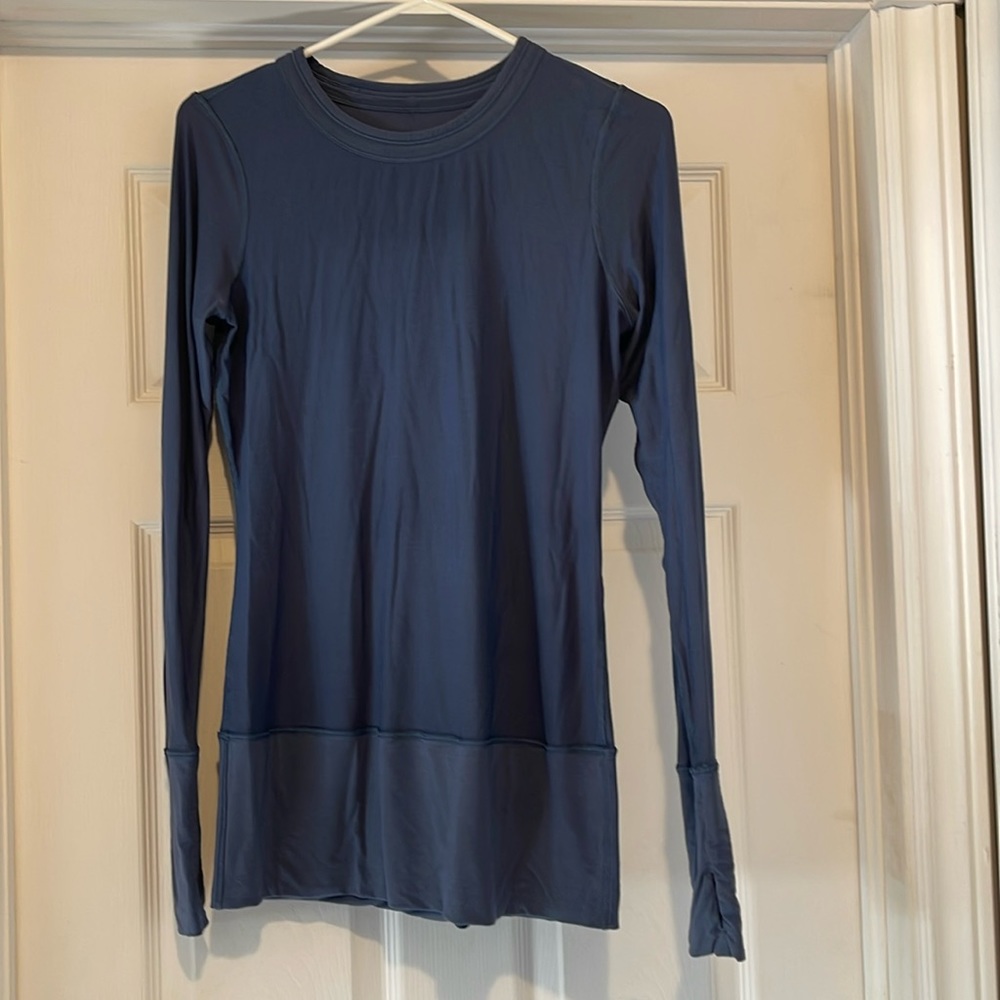 Lululemon long sleeve athletic top size 6